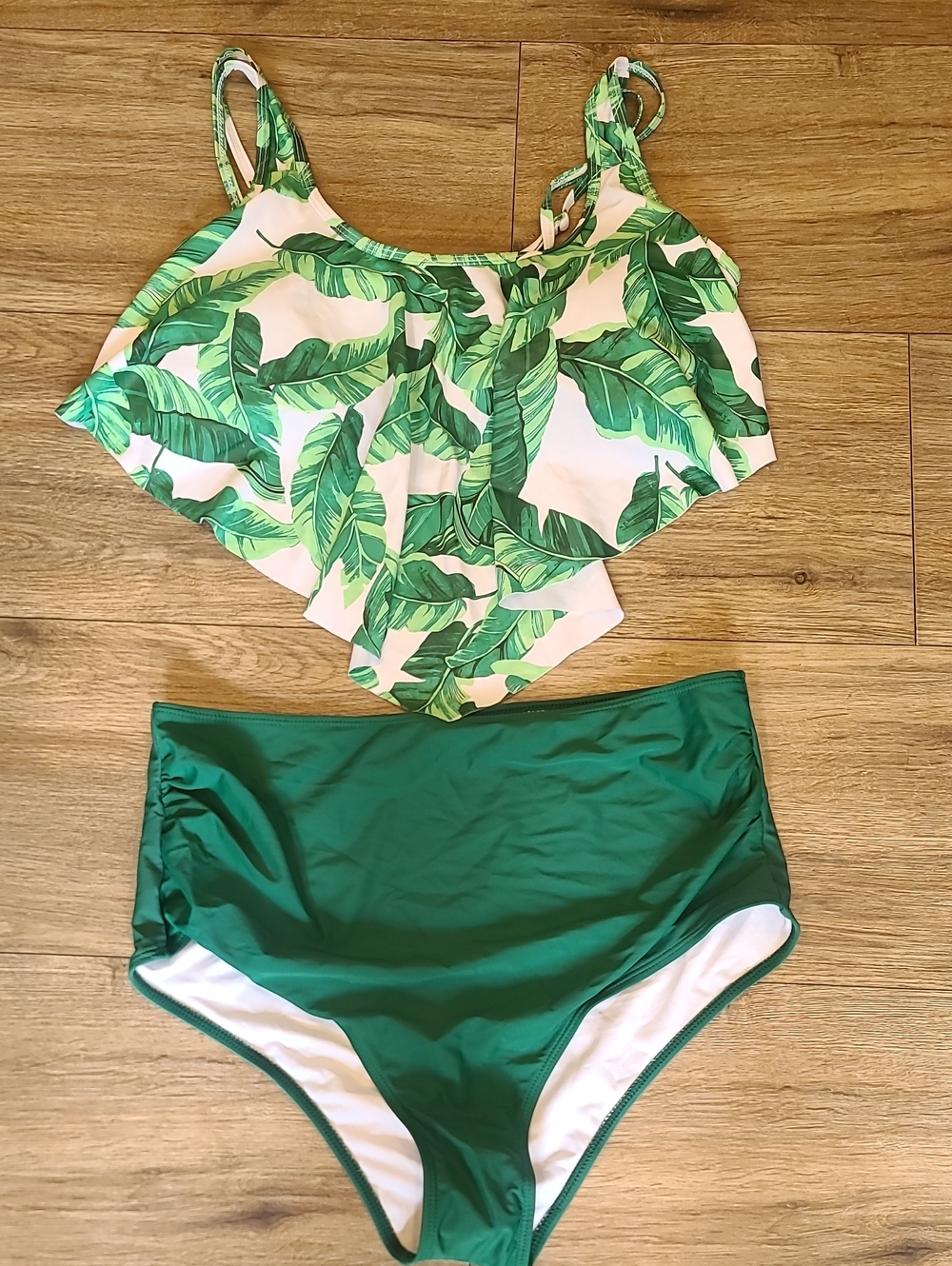 New! No Tags, Green Tropical Leaf Two-Piece Swimsuit Xl